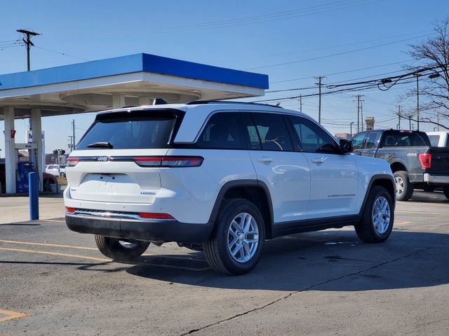 Used 2023 Jeep Grand Cherokee Laredo image 4