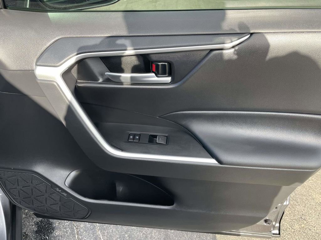 Used 2025 Toyota RAV4 XLE w/ Convenience Package FWD image 47