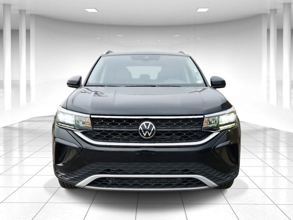 Used 2024 Volkswagen Taos SE image 8