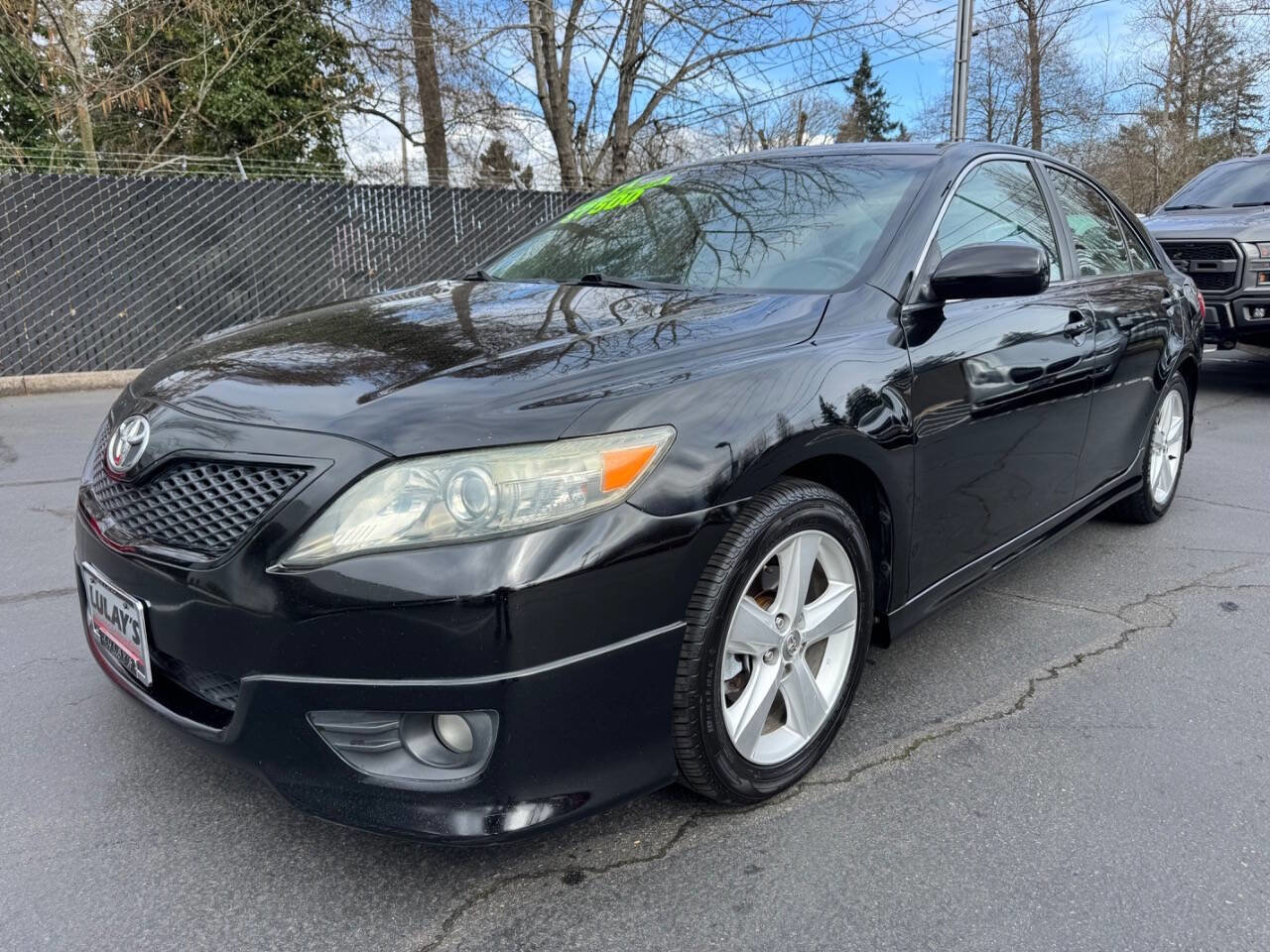 Used 2011 Toyota Camry SE w/ SE/XLE Extra-Value Pkg