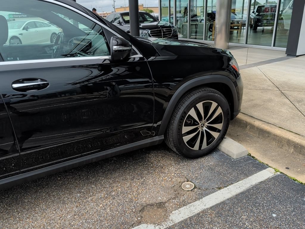 Used 2025 Mercedes-Benz GLE 350 4MATIC image 13