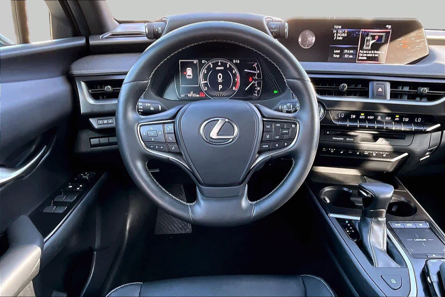 Used 2019 Lexus UX 200 w/ Premium Package FWD image 5