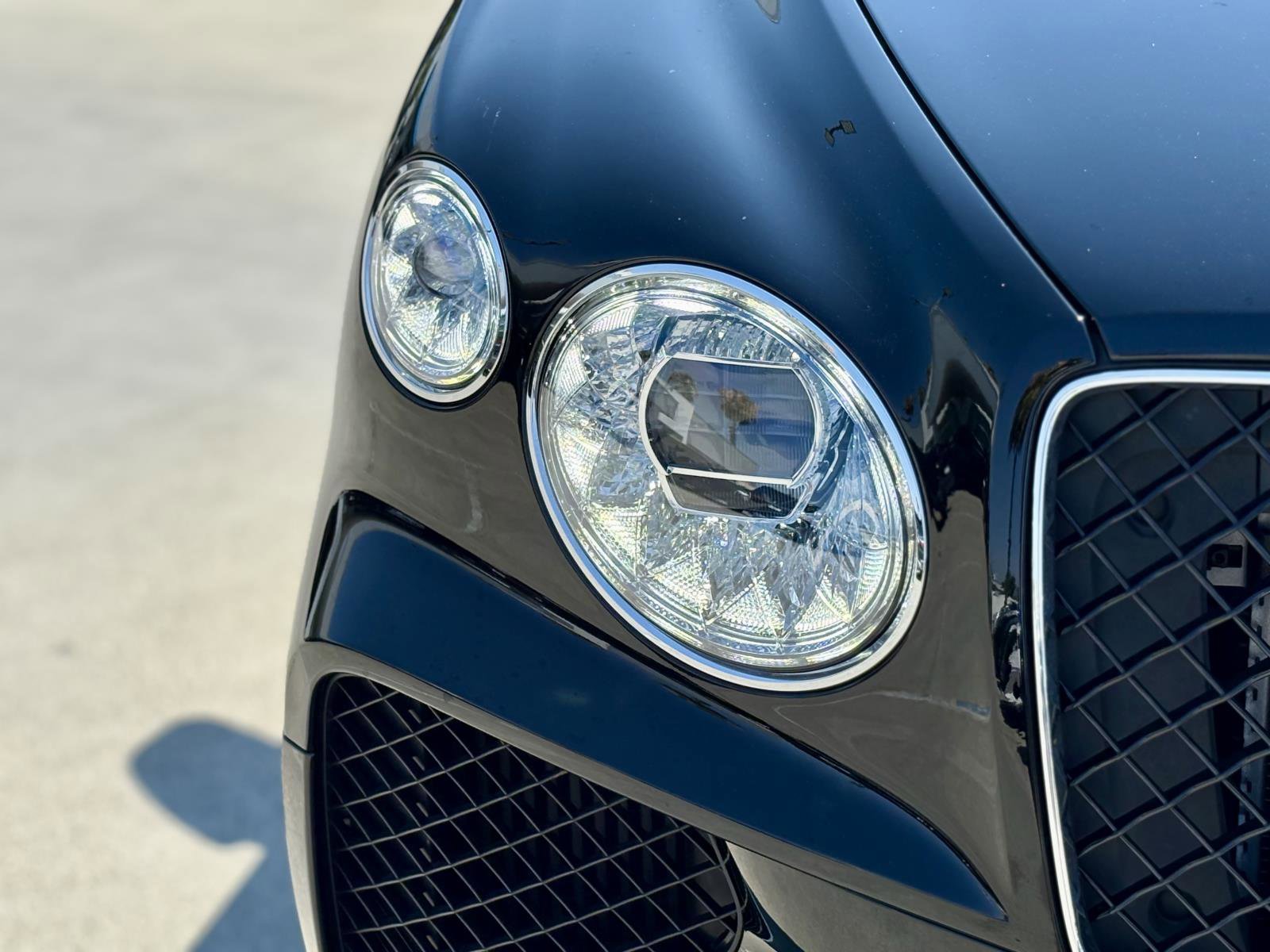 Used 2024 Bentley Bentayga image 4