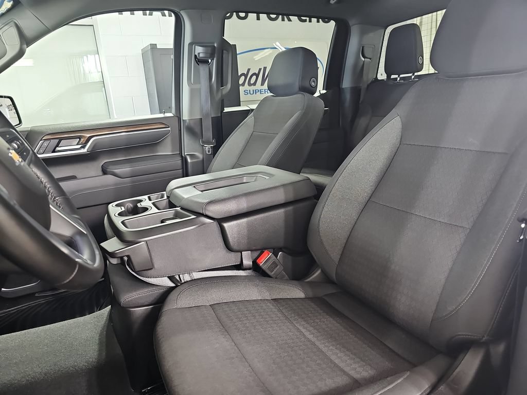 Certified 2025 Chevrolet Silverado 1500 LT AWD/4WD image 18