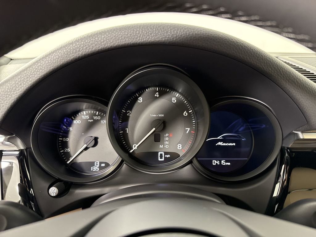 New 2026 Porsche Macan AWD/4WD image 37