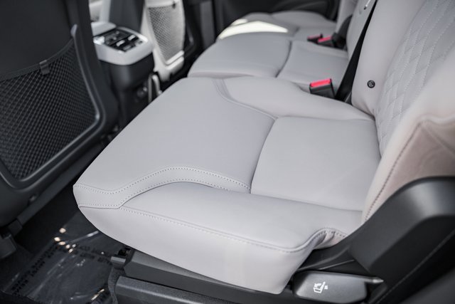 New 2026 Volvo XC90 B5 Plus image 30