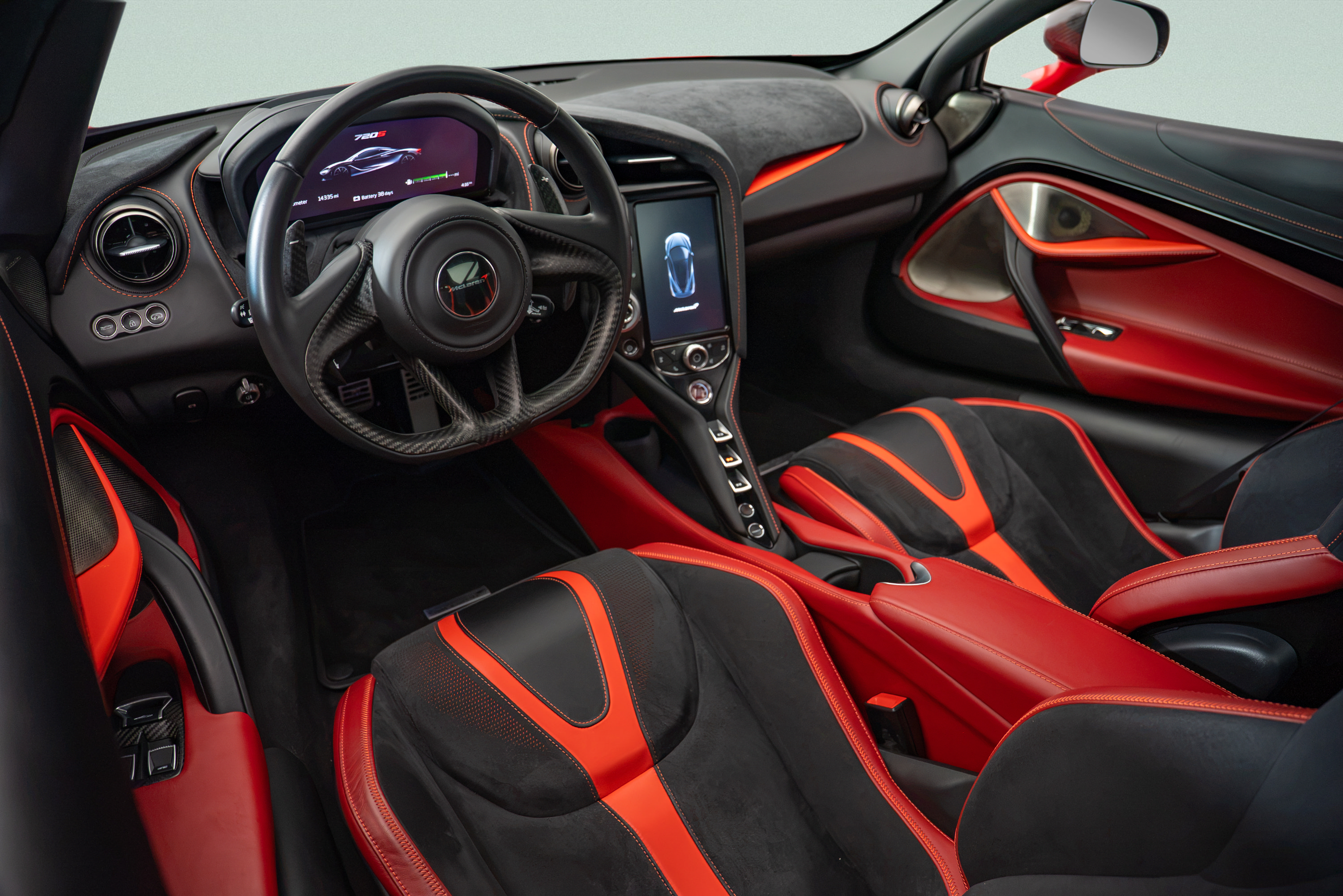 Used 2018 McLaren 720S Performance RWD image 7