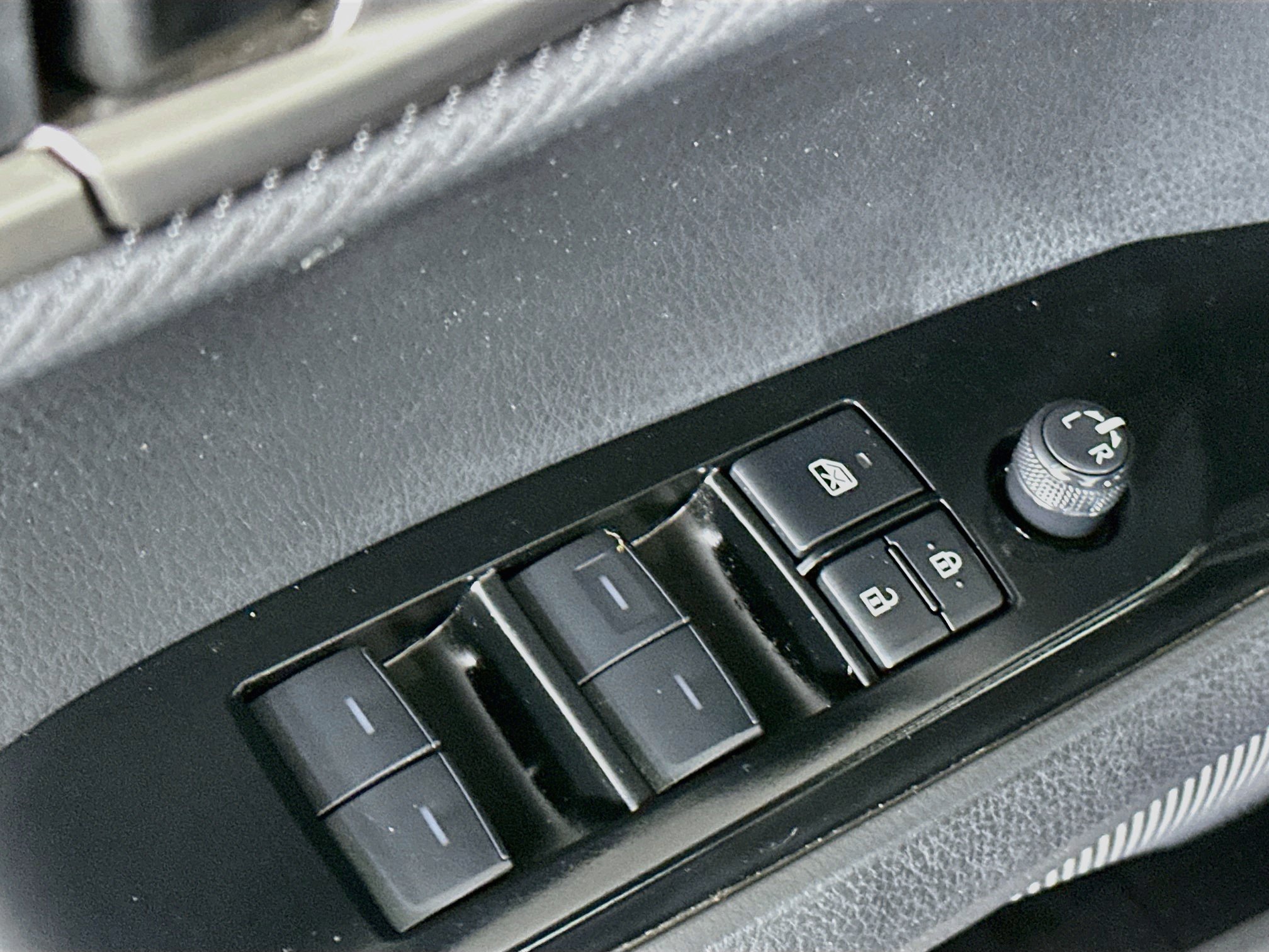 Used 2025 Toyota Camry SE FWD image 15