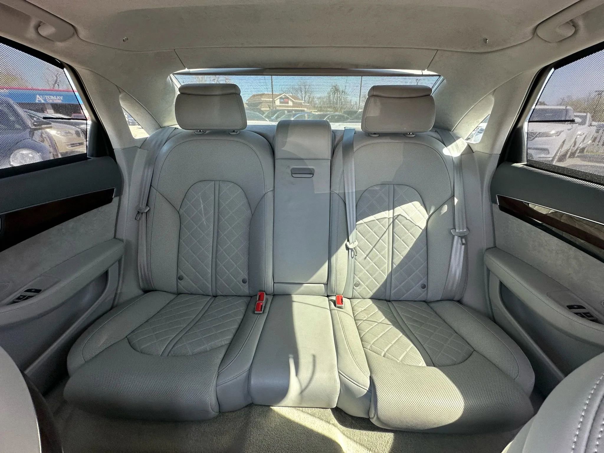 Used 2014 Audi A8 L 4.0T image 16