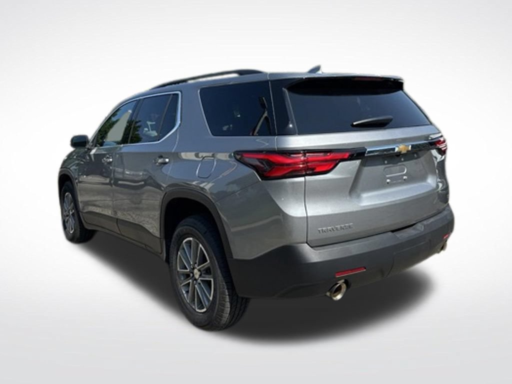Used 2023 Chevrolet Traverse LT FWD image 3