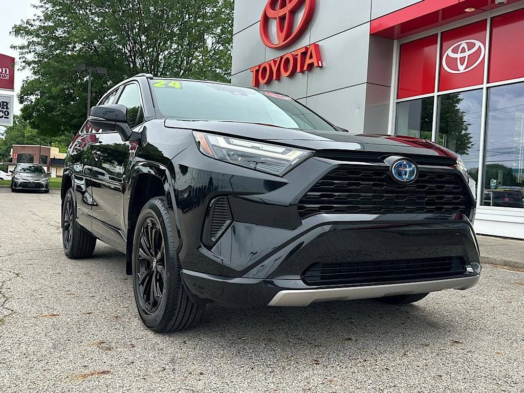 Certified 2024 Toyota RAV4 SE w/ Weather Package AWD/4WD image 8