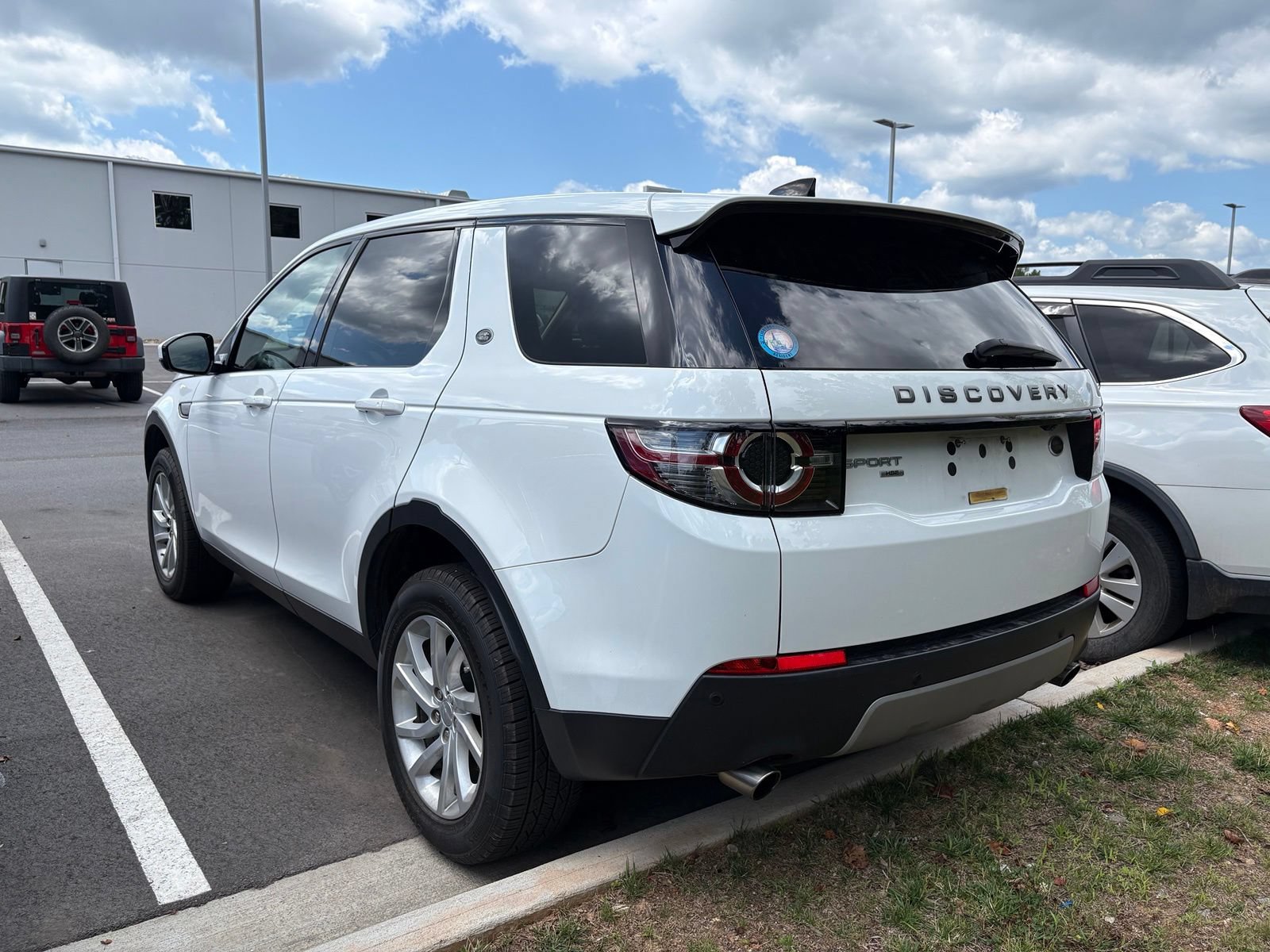 Used 2017 Land Rover Discovery Sport HSE AWD/4WD image 4