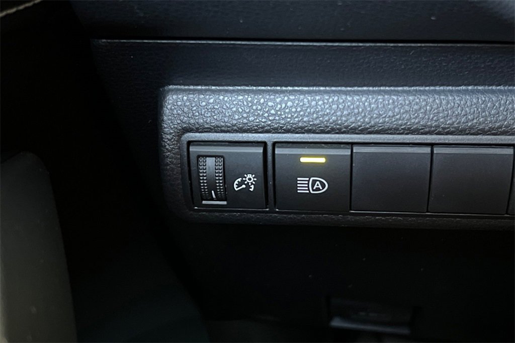 Used 2021 Toyota Corolla XSE image 30