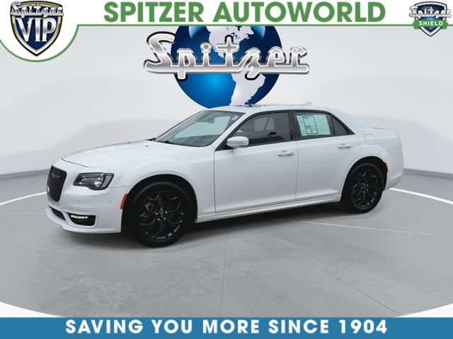 Used 2023 Chrysler 300 Touring L w/ Popular Equipment Group AWD/4WD image 5