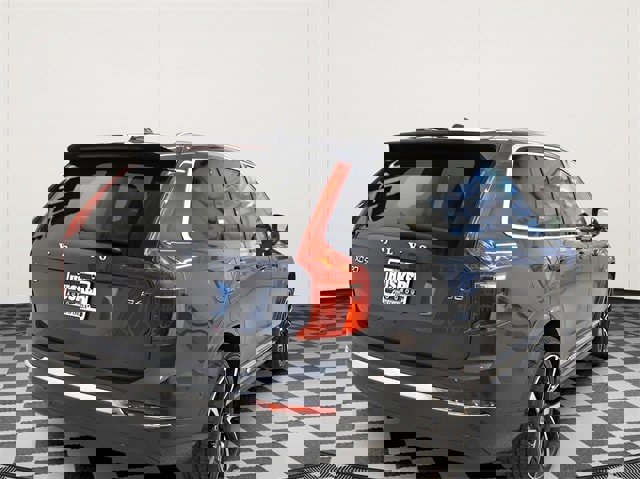 Used 2024 Volvo XC90 B6 Plus image 4