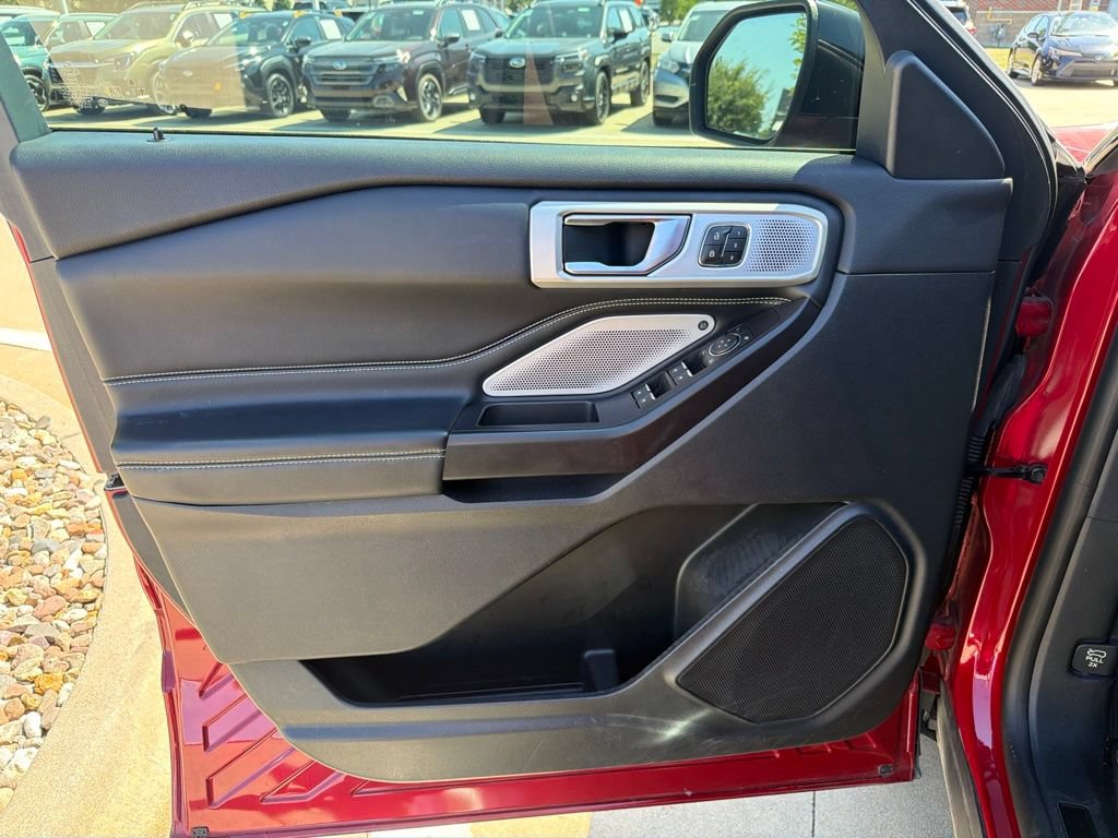 Used 2020 Ford Explorer ST w/ ST Street Pack AWD/4WD image 9