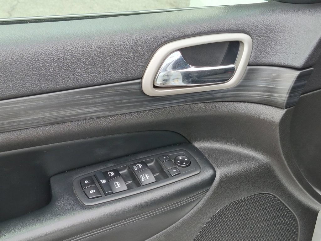 Used 2020 Jeep Grand Cherokee Laredo AWD/4WD image 11