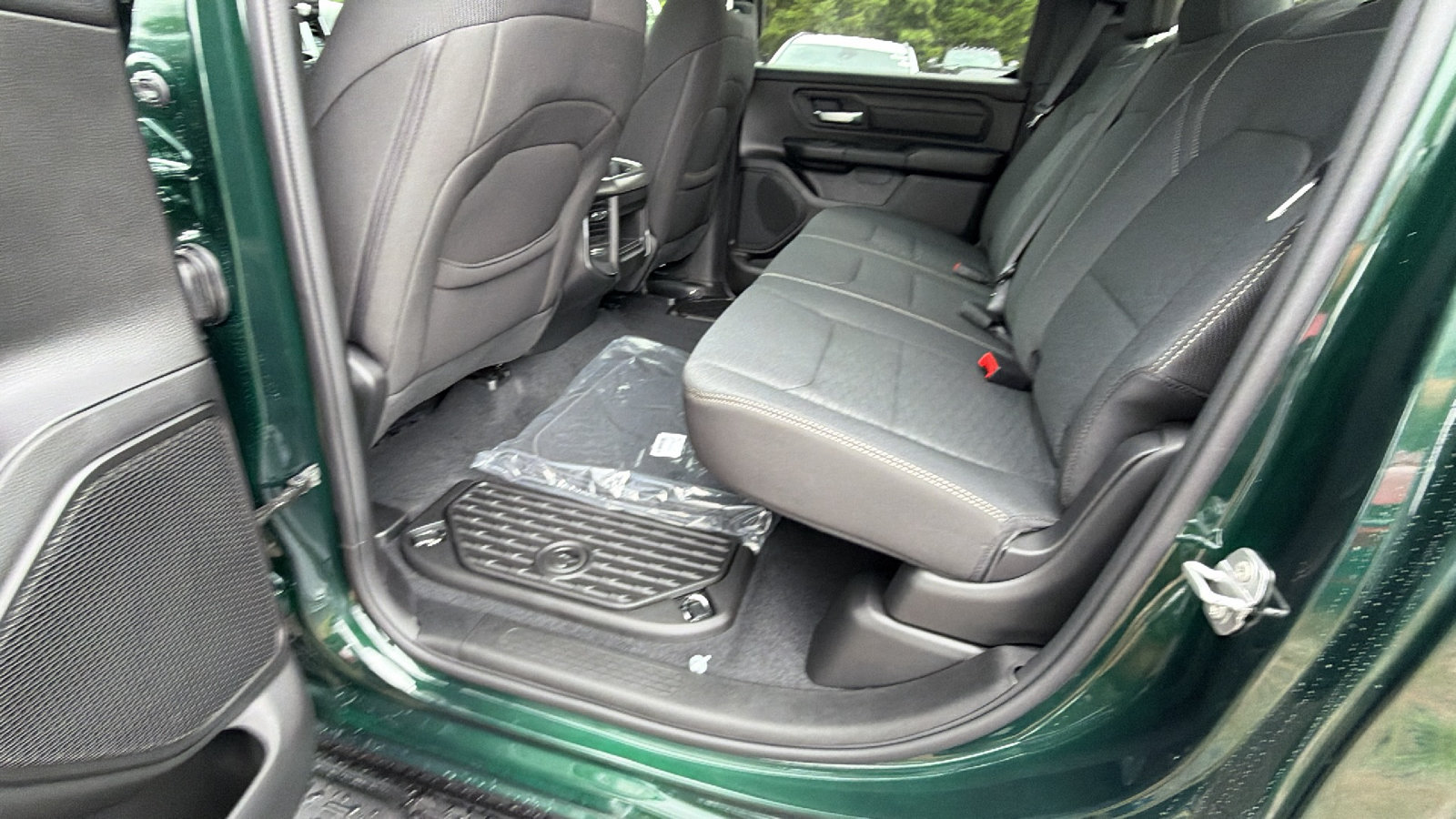 Certified 2026 RAM 1500 Express AWD/4WD image 19