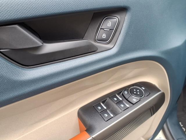 Used 2025 Ford Maverick Lariat w/ 4K Tow Package image 12
