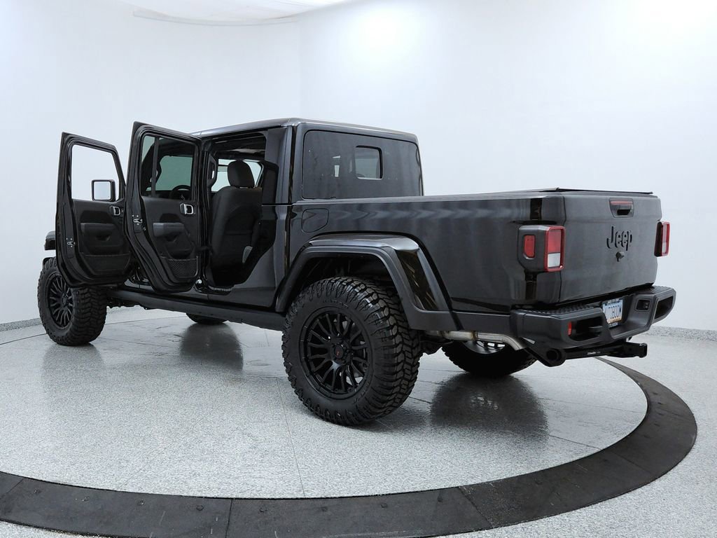 Used 2025 Jeep Gladiator Sport image 10