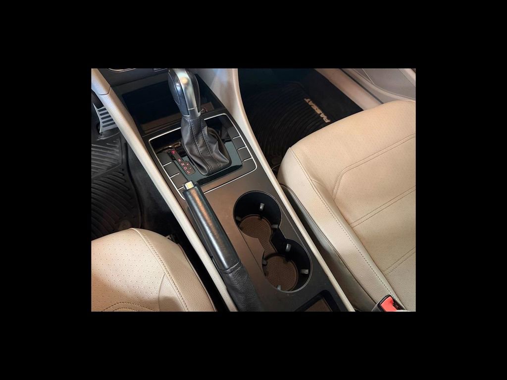 Used 2016 Volkswagen Passat 1.8T R-Line FWD image 24