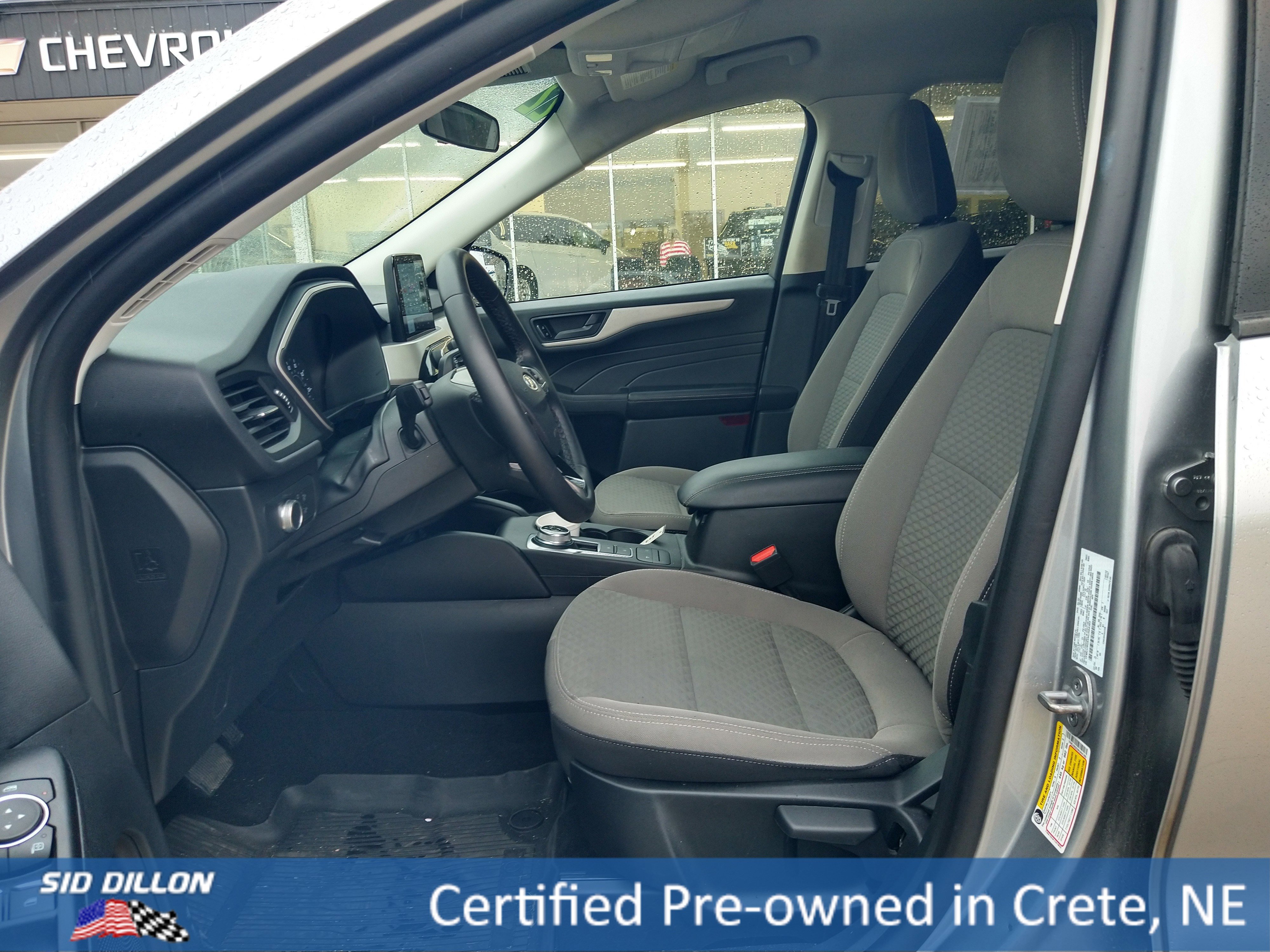 Used 2022 Ford Escape SE w/ Cold Weather Package image 3