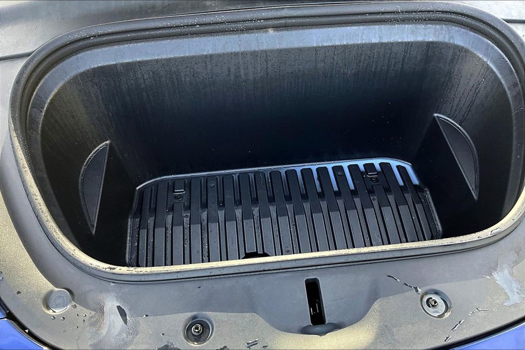 Used 2023 Tesla Model Y Long Range image 31