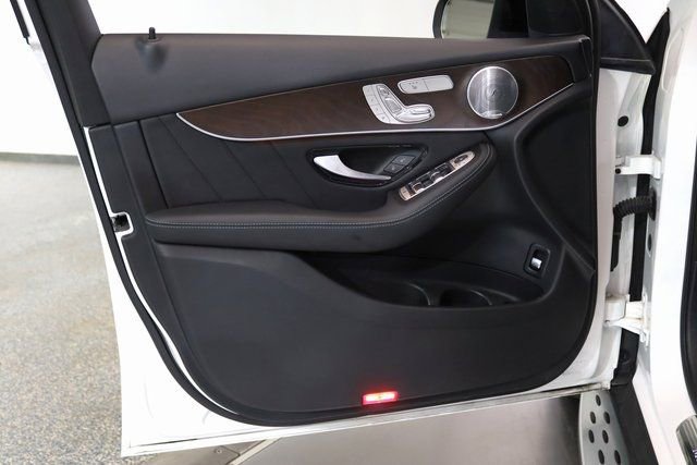 Used 2019 Mercedes-Benz GLC 300 4MATIC image 14