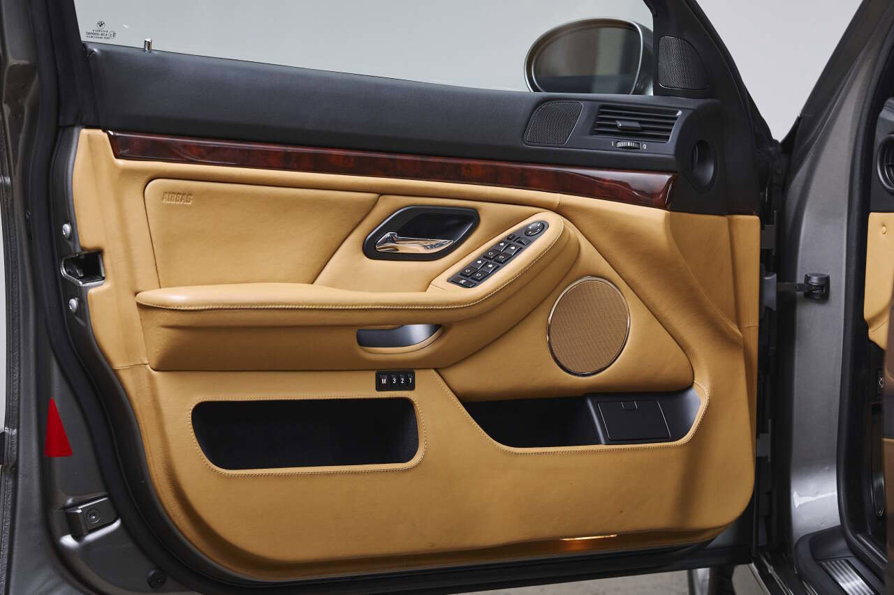 Used 2003 BMW M5 image 75