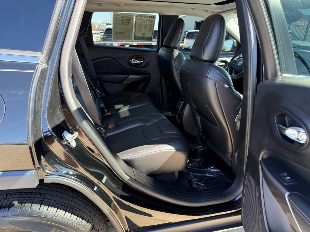 Used 2021 Jeep Cherokee Latitude Lux w/ Sun & Sound Group image 27