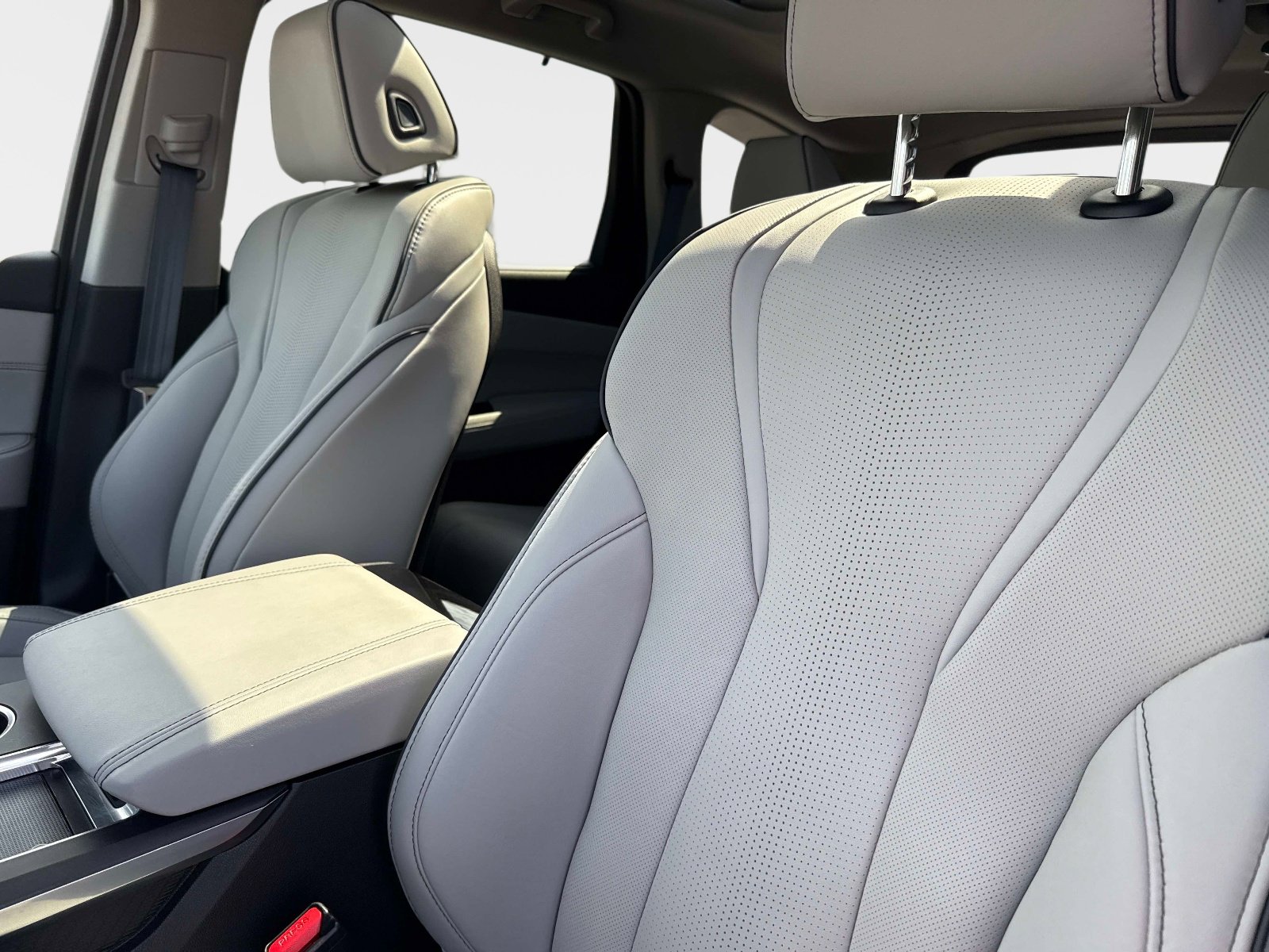 Used 2023 Acura MDX SH-AWD w/ Advance Package image 21