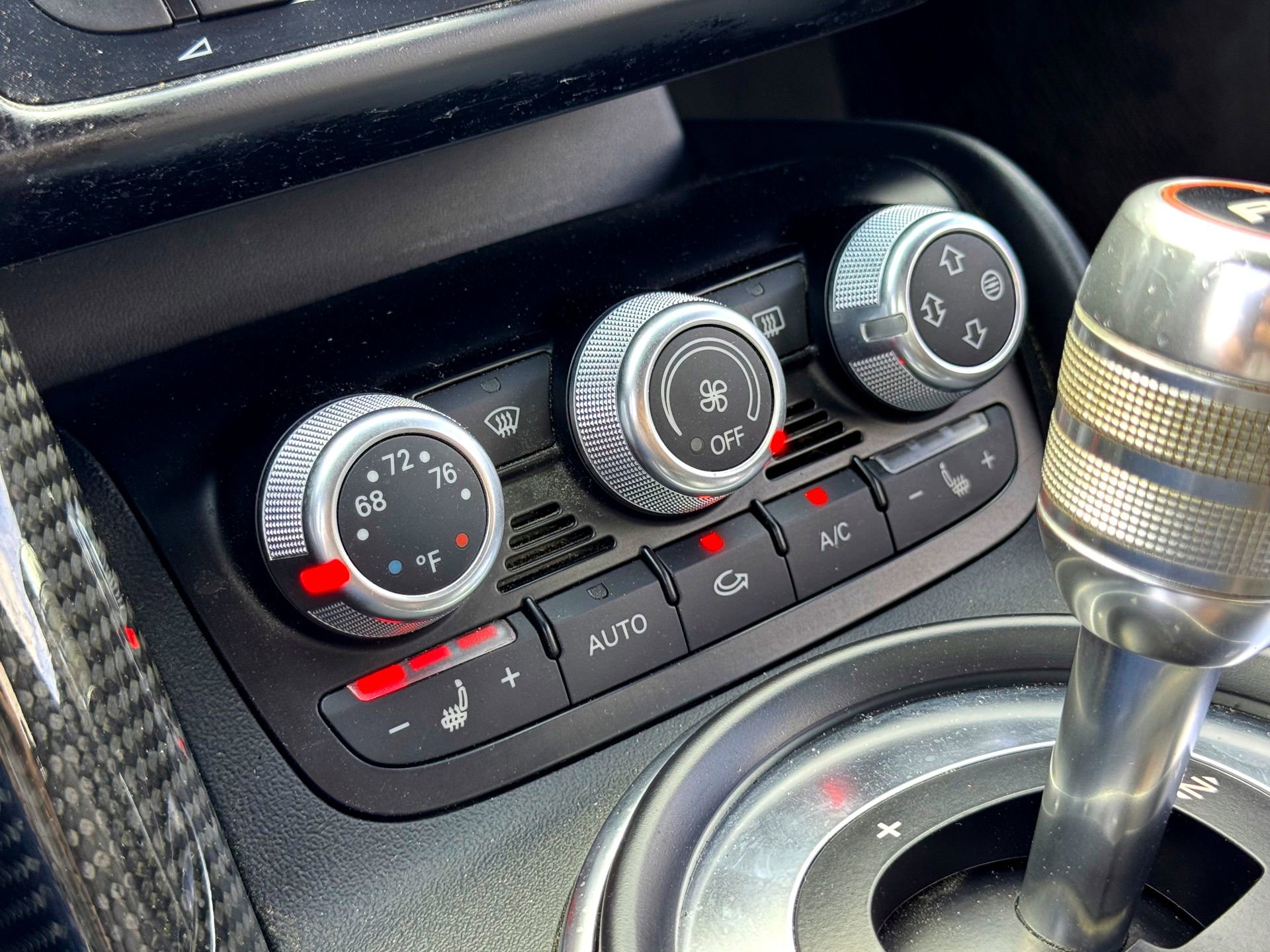 Used 2011 Audi R8 V10 w/ Enhanced Leather Pkg image 40