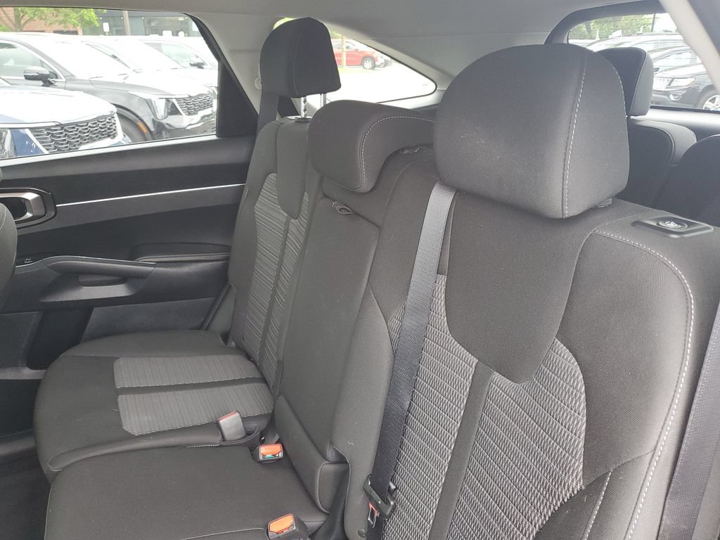 Certified 2023 Kia Sorento LX AWD/4WD image 26