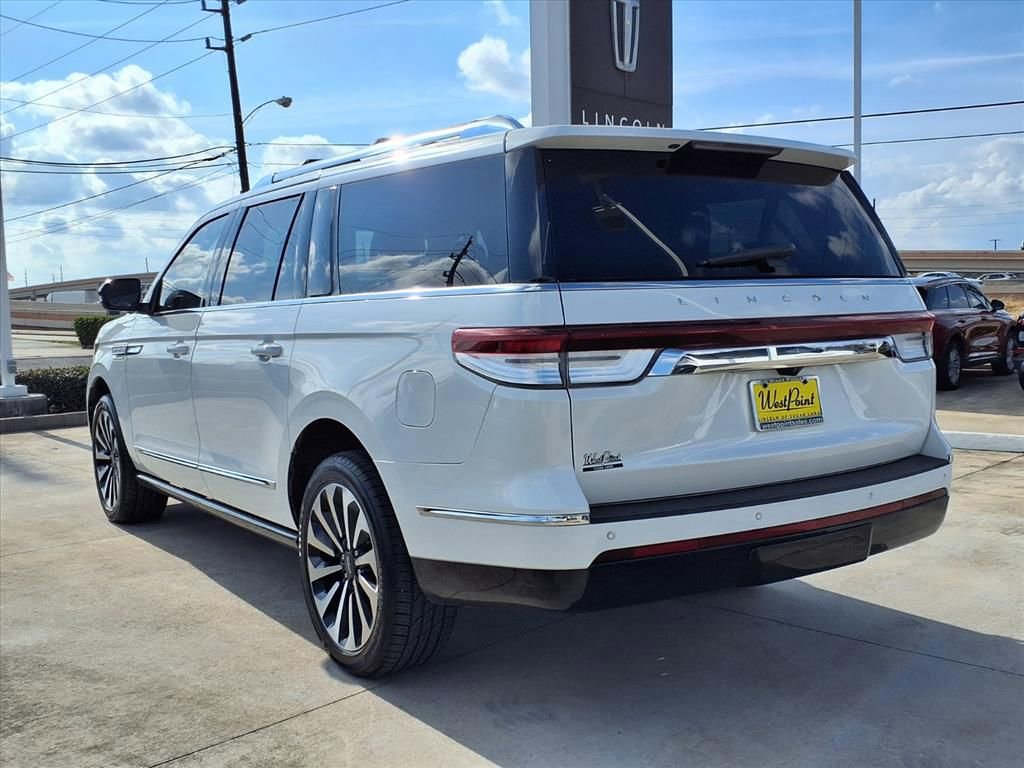 Used 2022 Lincoln Navigator L Reserve AWD/4WD image 3