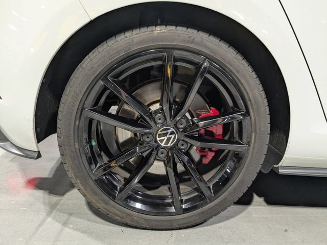 Used 2019 Volkswagen GTI SE FWD image 18