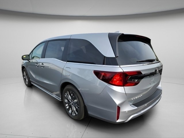 New 2026 Honda Odyssey Touring image 4