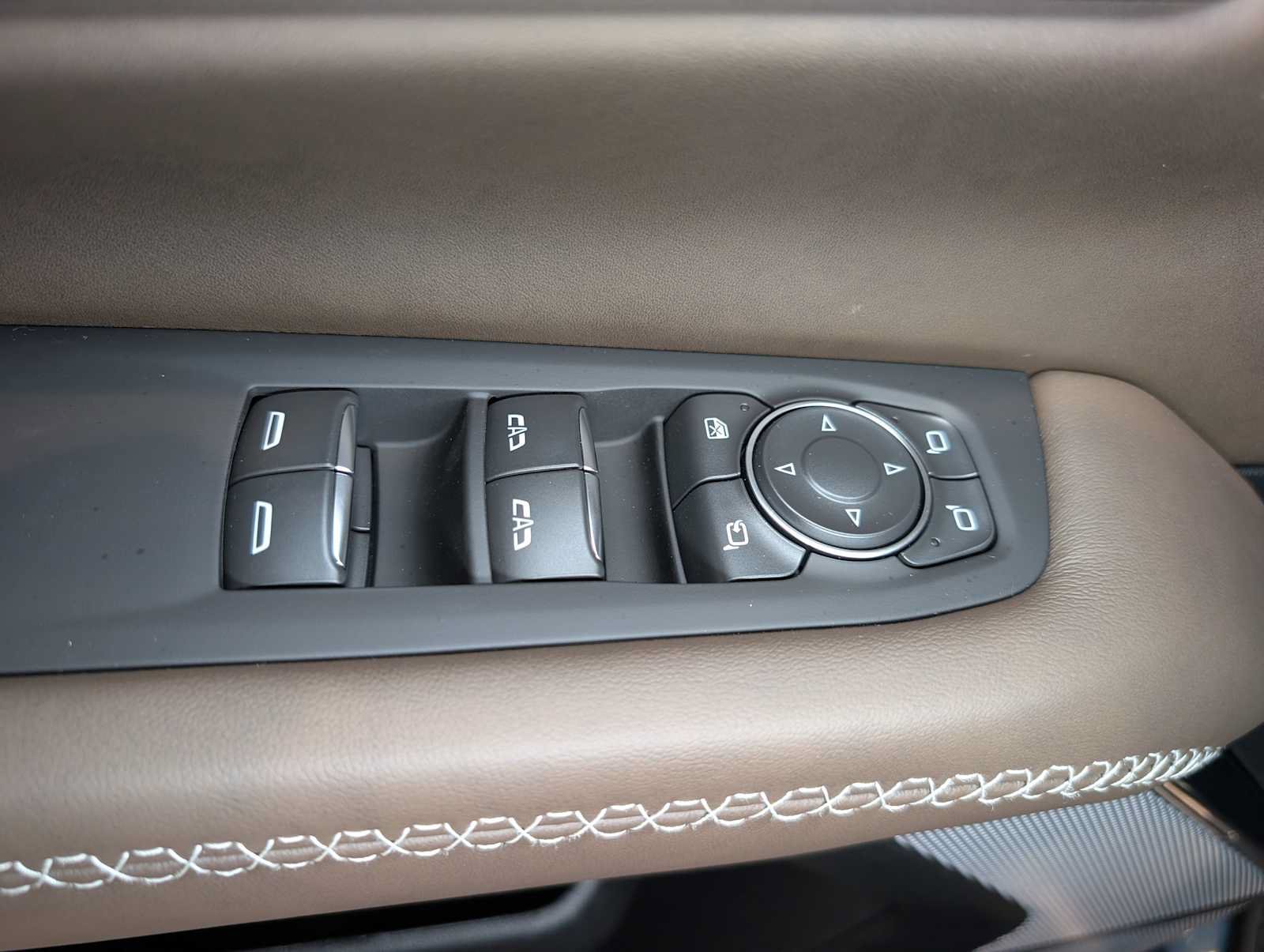 New 2026 GMC Yukon Denali Ultimate w/ LPO, Floor Liner Package AWD/4WD image 26
