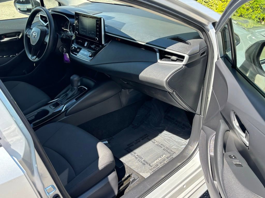 Used 2020 Toyota Corolla LE image 25