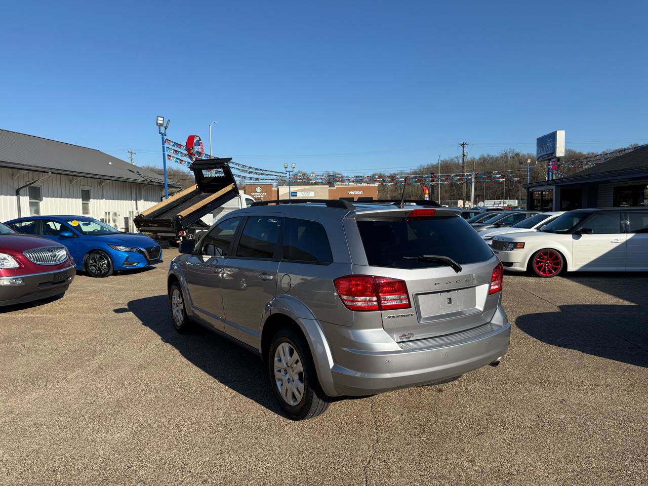 Used 2020 Dodge Journey SE w/ SE Popular Equipment Group FWD image 4
