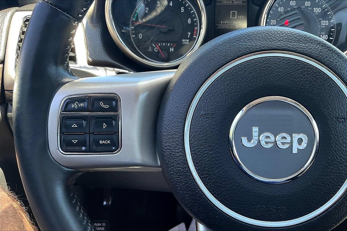 Used 2013 Jeep Grand Cherokee Laredo AWD/4WD image 11