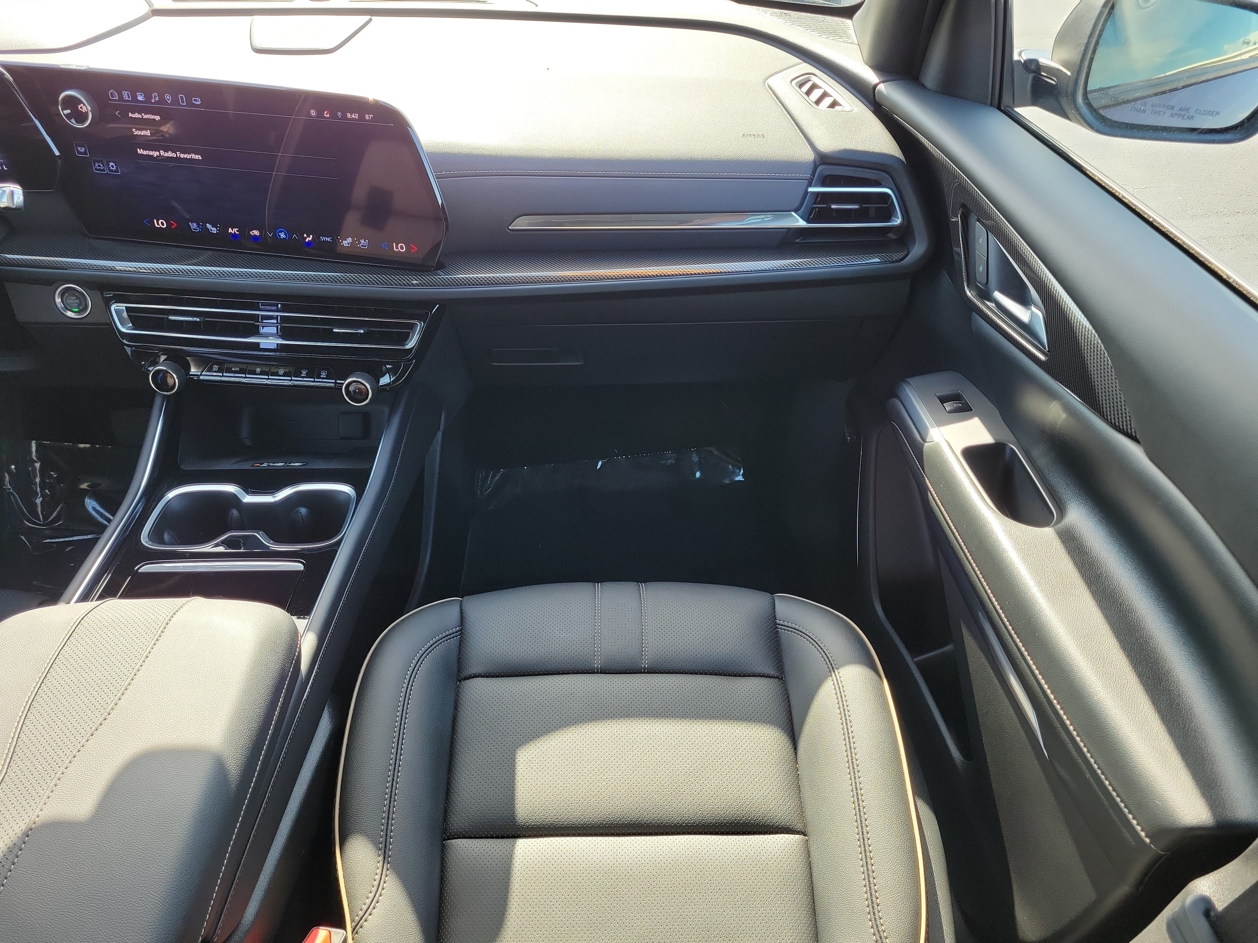 Used 2025 Chevrolet Traverse High Country w/ LPO, Floor Liner Package FWD image 16