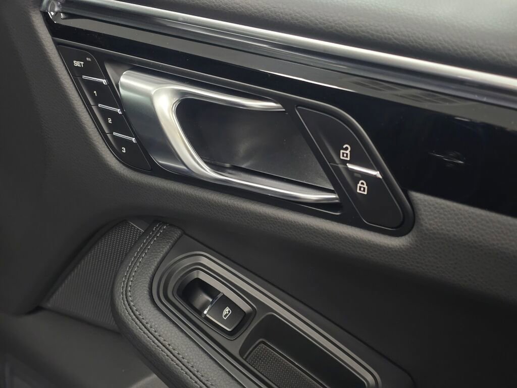 New 2026 Porsche Macan S image 28