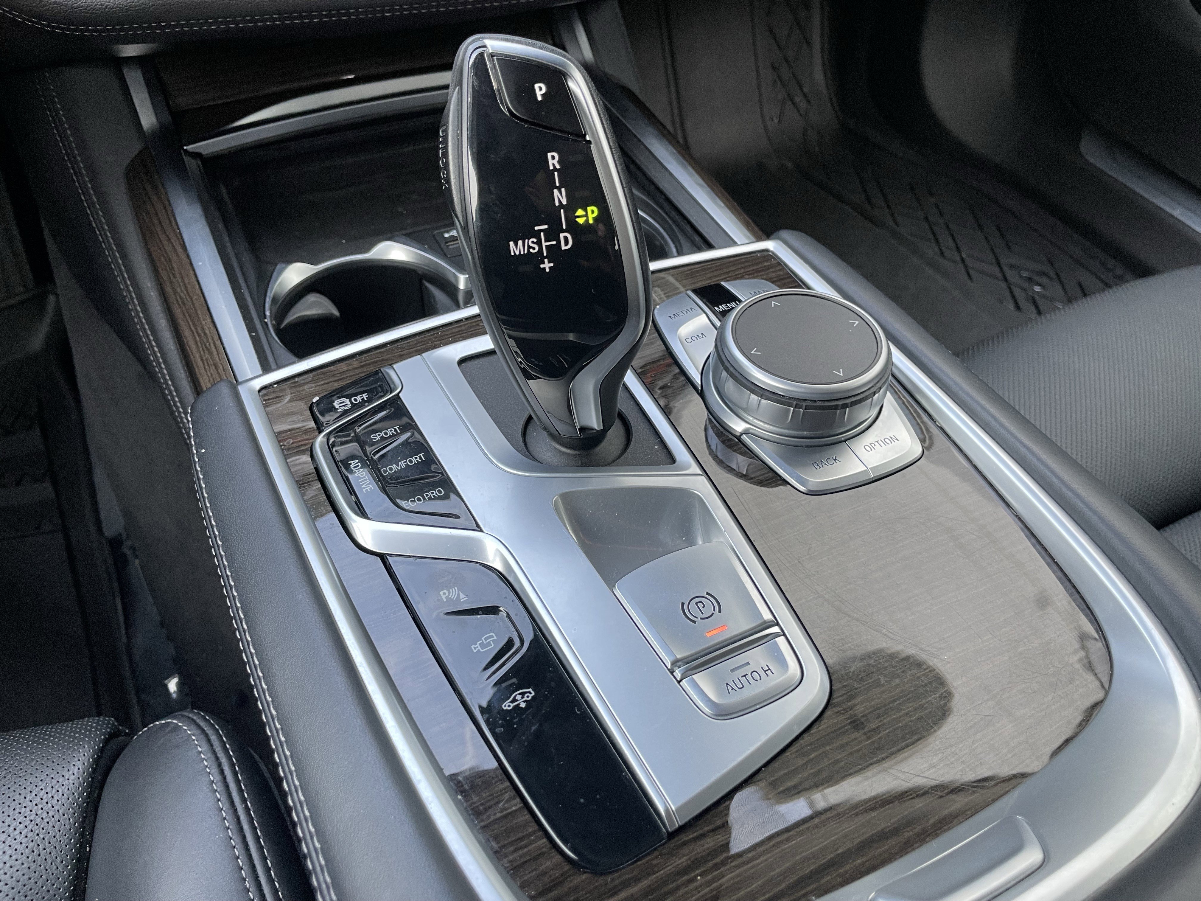 Used 2022 BMW 750i xDrive image 20