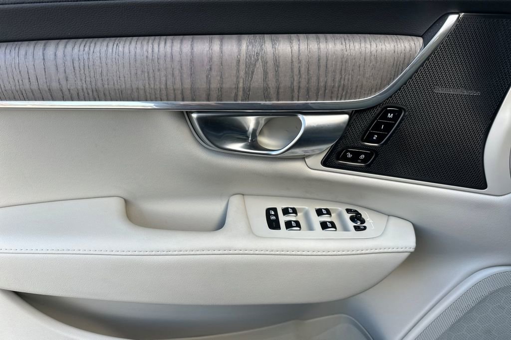 Used 2024 Volvo S90 T8 Ultimate image 11