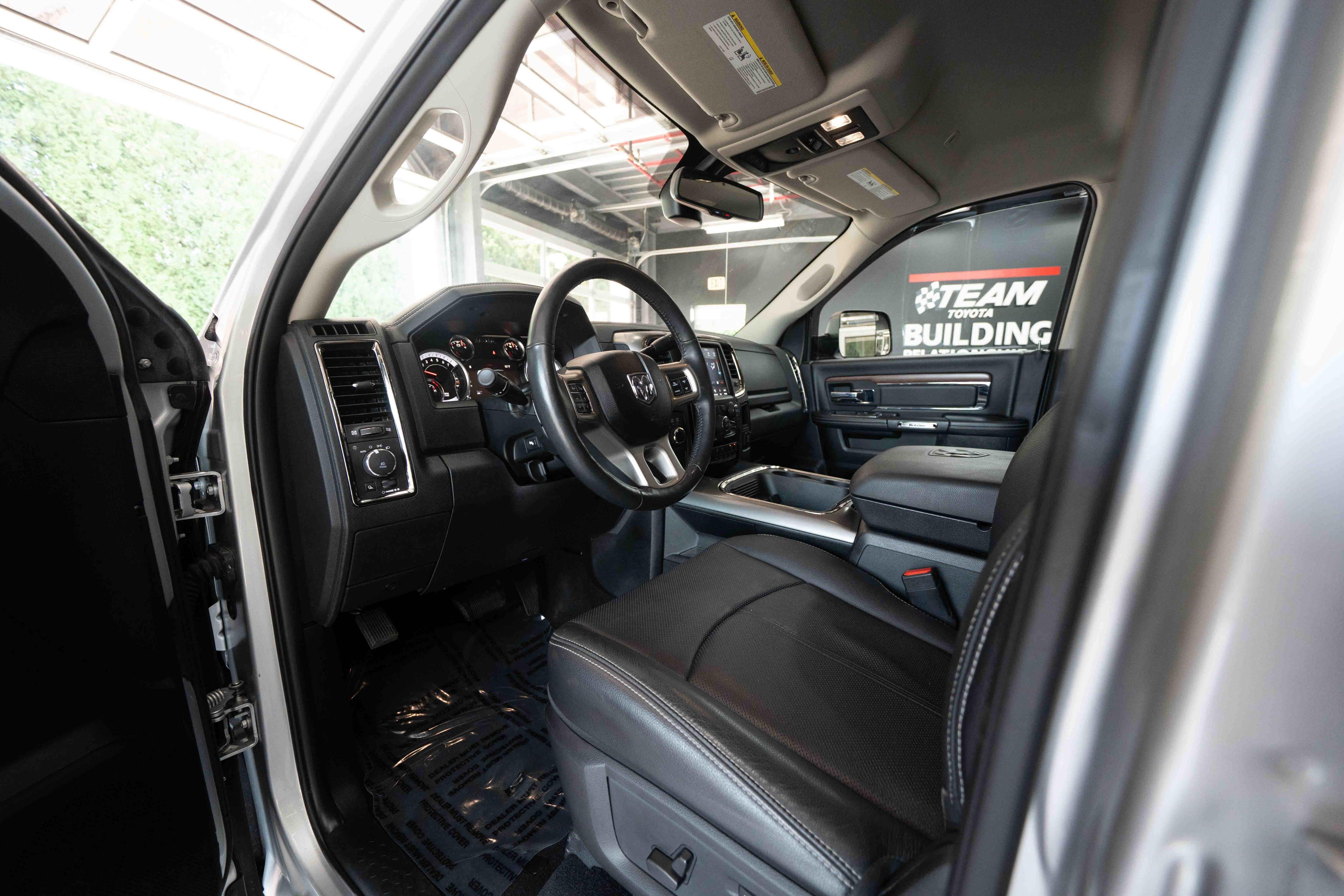 Used 2018 RAM 2500 Laramie w/ Sport Appearance Group AWD/4WD image 8