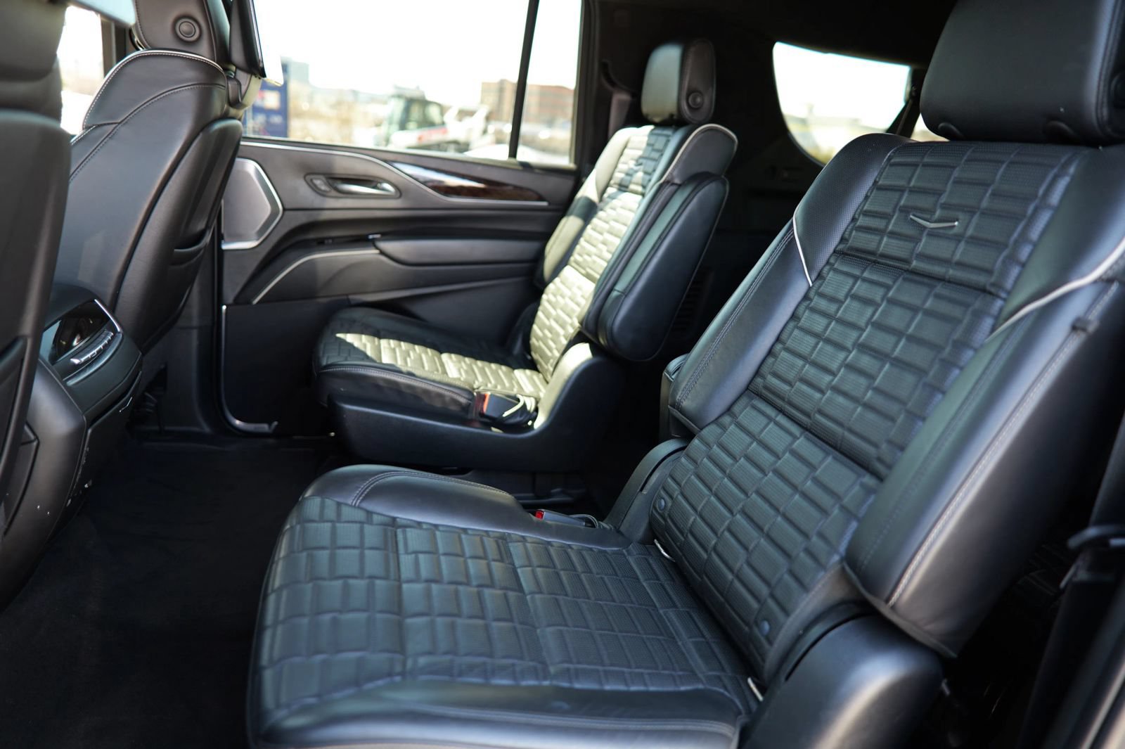 Used 2022 Cadillac Escalade ESV Sport Platinum AWD/4WD image 32