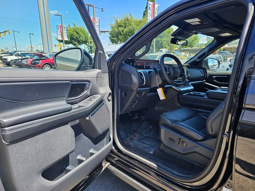 New 2026 Ford Expedition Max Platinum w/ Stealth Performance Package AWD/4WD image 14