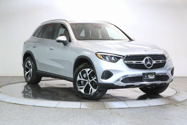 Used 2025 Mercedes-Benz GLC 350e 4MATIC w/ Driver Assistance Package image 1