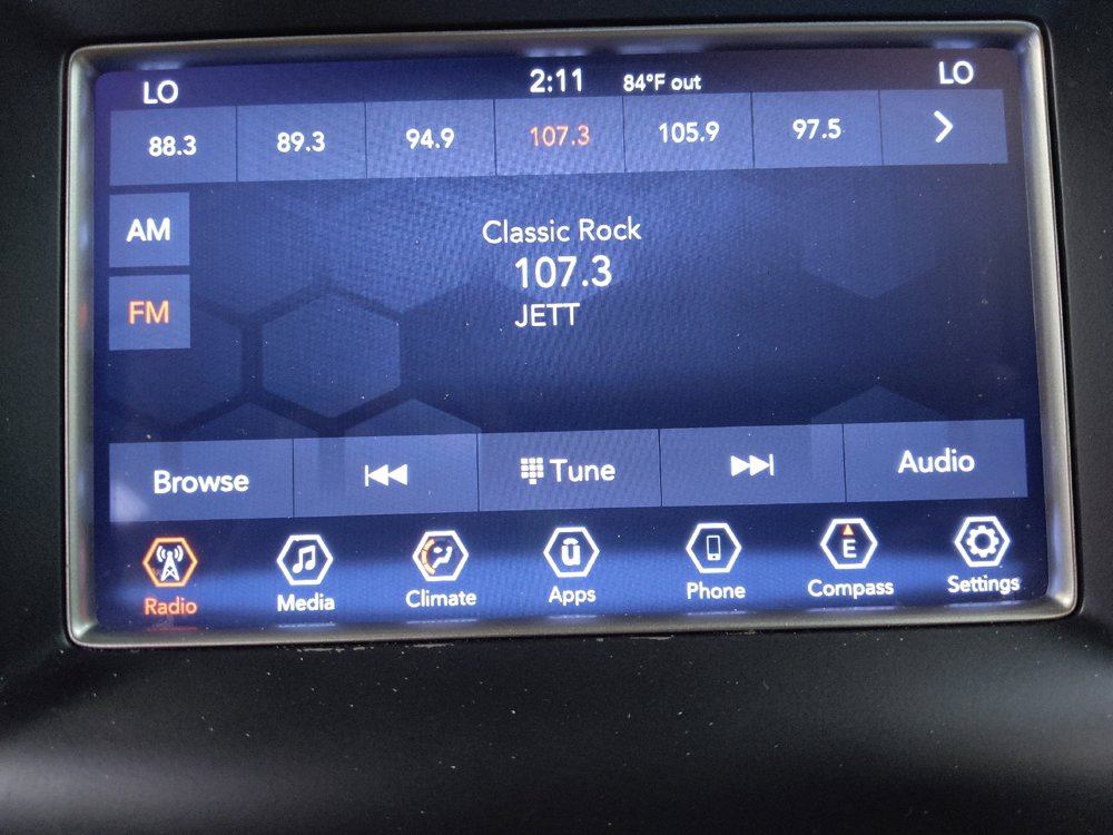 Used 2019 Jeep Grand Cherokee Laredo AWD/4WD image 25