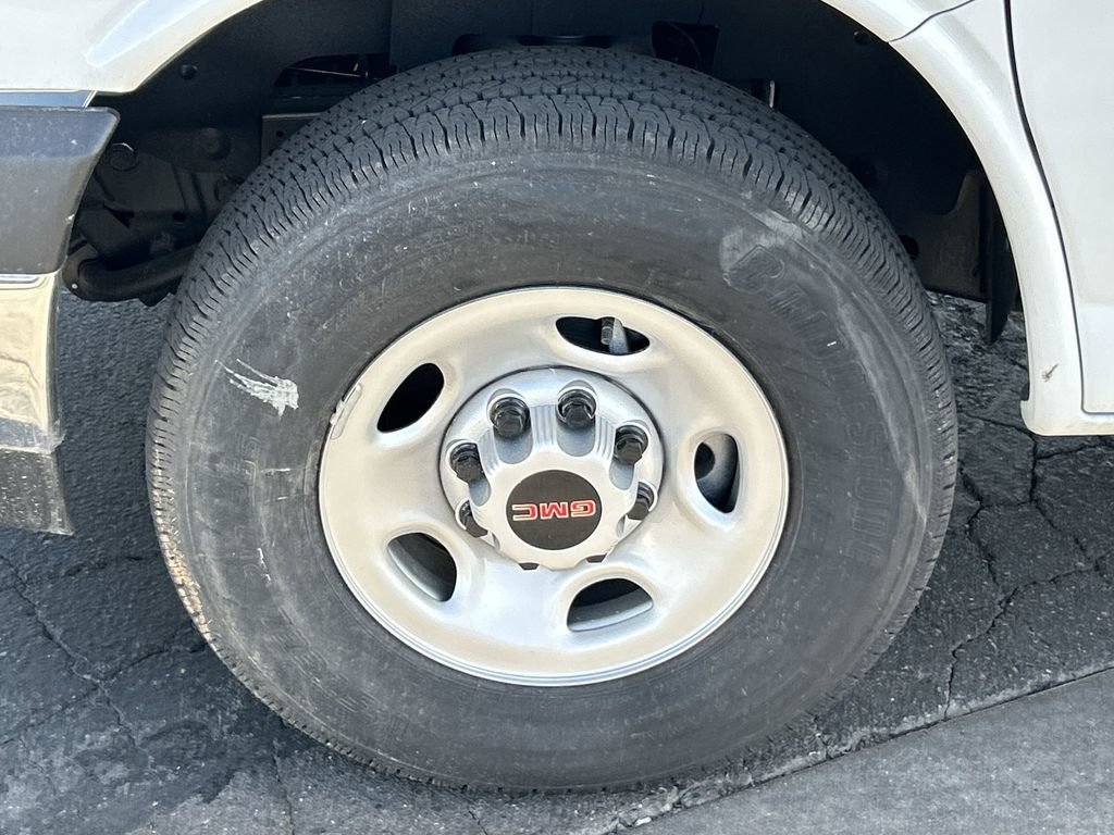 New 2025 GMC Savana 3500 w/ Power Convenience Package RWD image 32